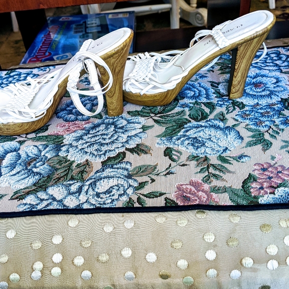 Classified white wooden heels t strap - Picture 3 of 7